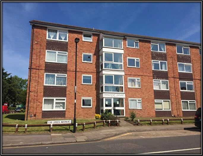 2 Bedroom Flat For Sale In The Limes Avenue, Beaufort Court The Limes Avenue, N11