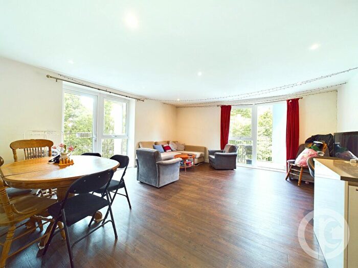 3 Bedroom Apartment To Rent In Howard Road, Stanmore, HA7