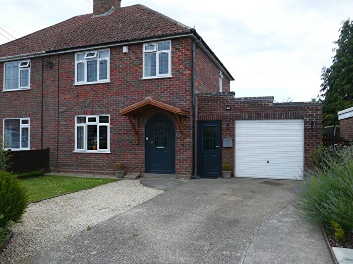 3 Bedroom Semi-Detached House To Rent In Winston Drive, Yeovil, BA21