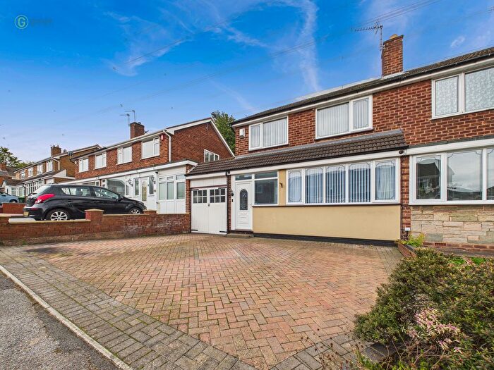 3 Bedroom Semi-detached House For Sale In Raleigh Croft, Great Barr, Birmingham, B43