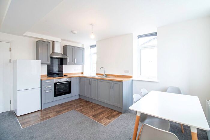 2 Bedroom Flat To Rent In Woodlands Village, Sandal, Wakefield, WF1