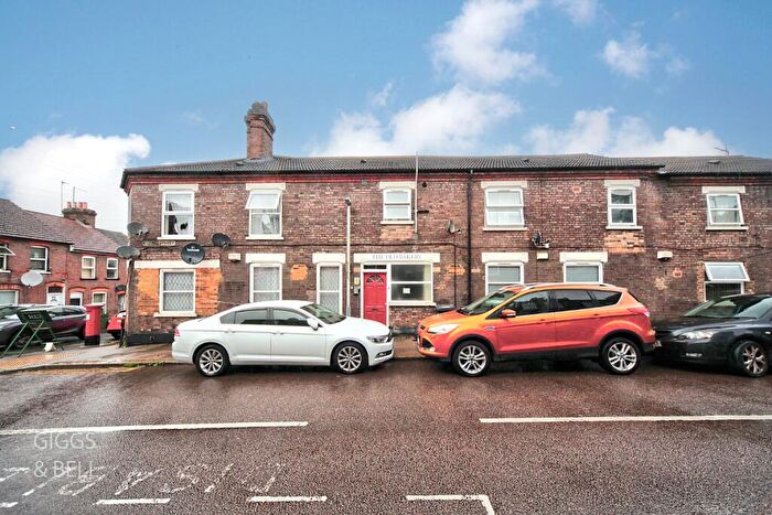 1 Bedroom Flat For Sale In Cowper Street, Luton, Bedfordshire, LU1