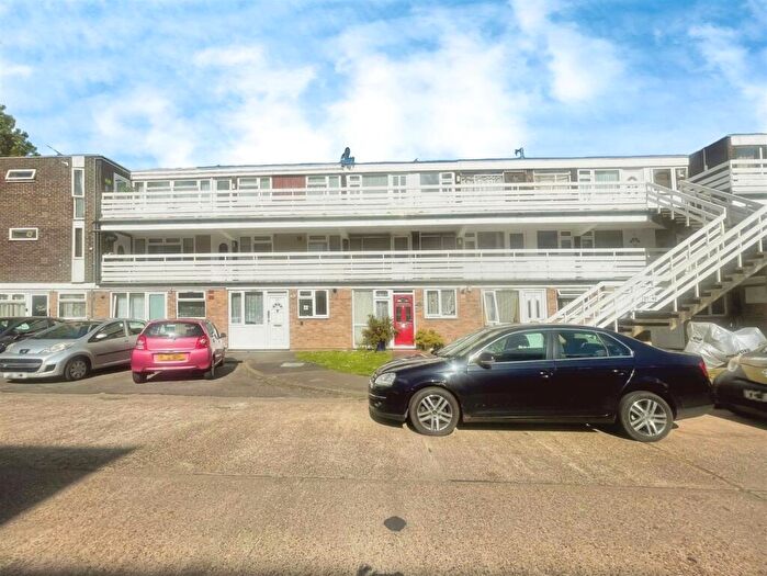 1 Bedroom Flat To Rent In Peartree Close, South Ockendon, RM15
