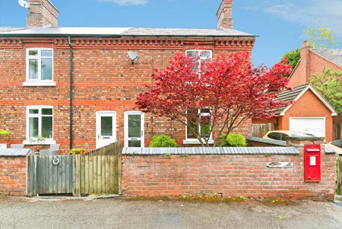 3 Bedroom End Terrace House For Sale In Marsh Lane, Hampton-In-Arden, Solihull, B92