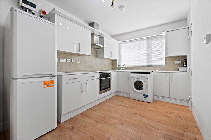 3 Bedroom Flat To Rent In Robin Hood Way, London, SW15