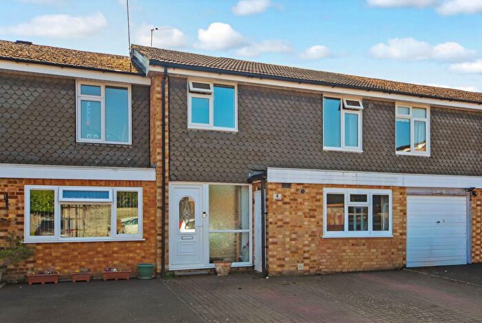 3 Bedroom Terraced House For Sale In St Peters Hill, Tring, HP23