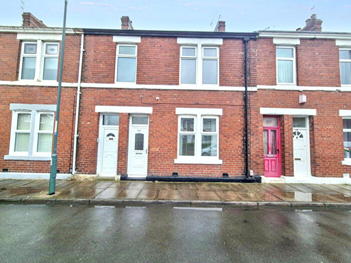 2 Bedroom Flat For Sale In Breamish Street, Jarrow, Tyne And Wear, NE32