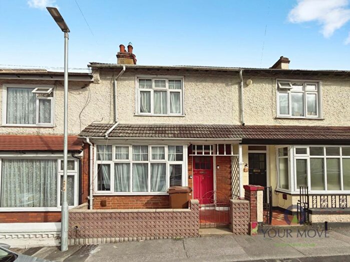 2 Bedroom Terraced House To Rent In Albany Road, Gillingham, Kent, ME7
