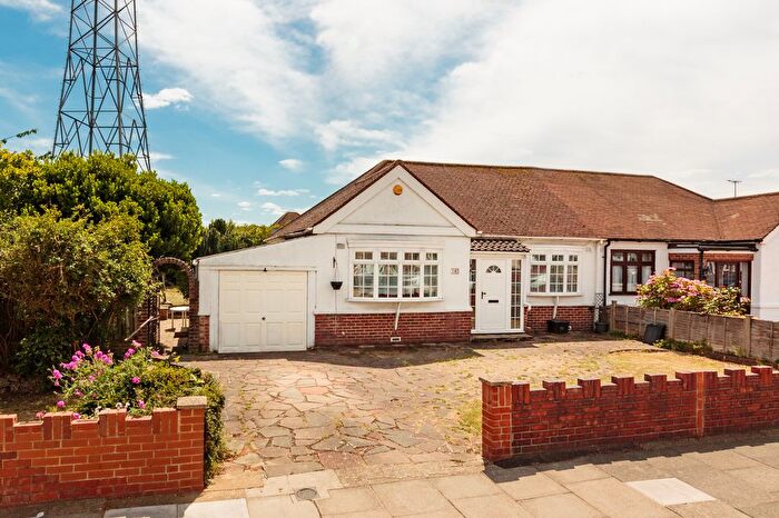 2 Bedroom Bungalow For Sale In Northumberland Avenue, Welling, DA16