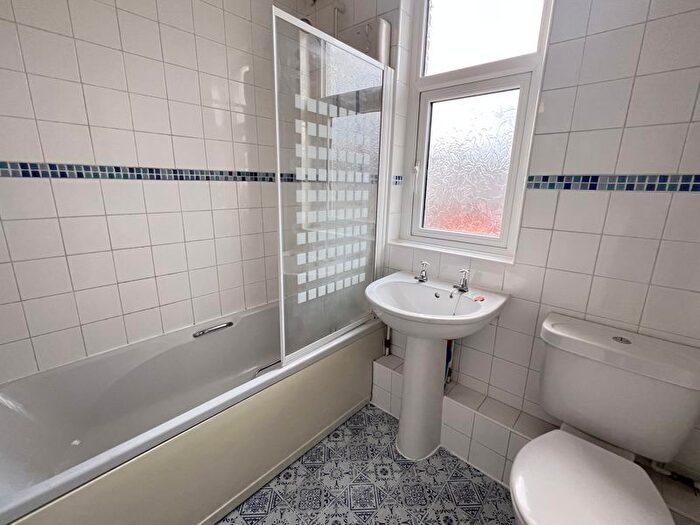 1 Bedroom Flat To Rent In Stangray Avenue, Mutley, Plymouth, PL4