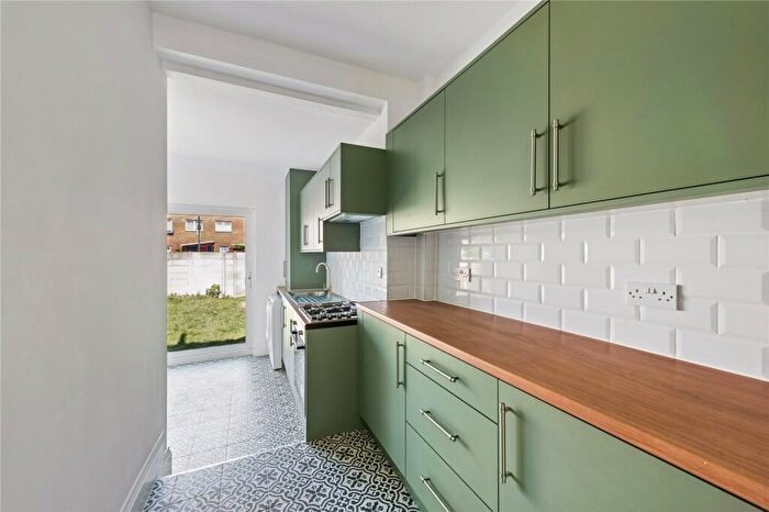 3 Bedroom Terraced House To Rent In Brantwood Road, Tottenham, London, N17