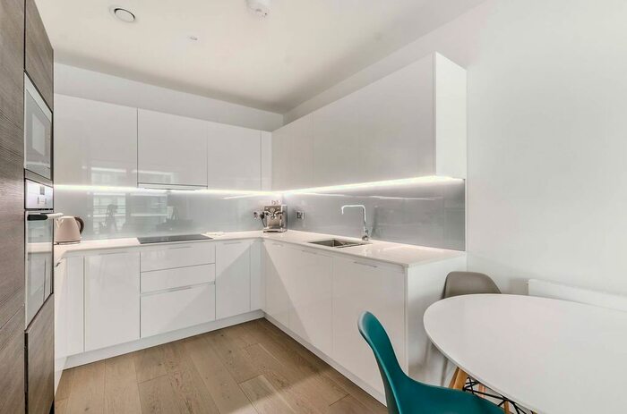 1 Bedroom Flat To Rent In River Gardens Walk, Greenwich, London, SE10