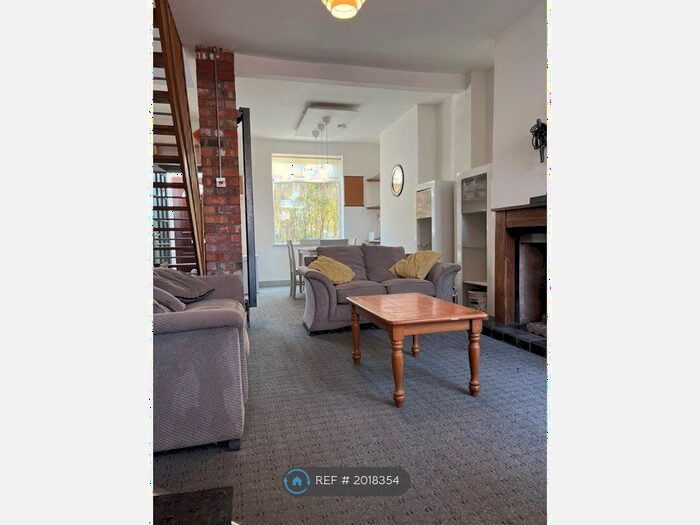 2 Bedroom Terraced House To Rent In Thornton Road, Manchester, M14