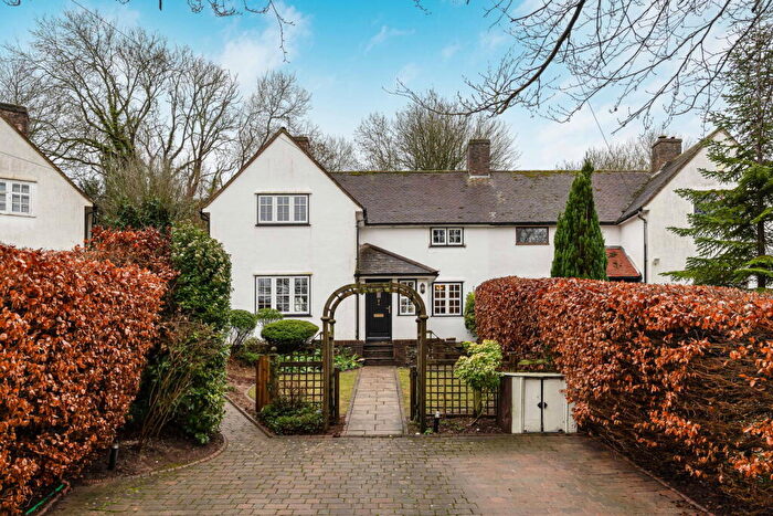 3 Bedroom Semi Detached House For Sale In The Crossways, Guildford, GU2