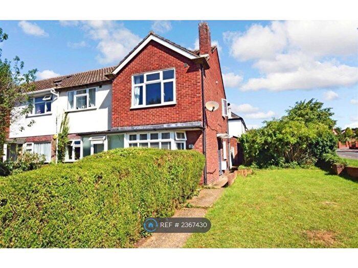 2 Bedroom Maisonette To Rent In Shrublands Close, Chigwell, IG7