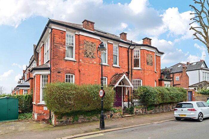 3 Bedroom Flat For Sale In Wellfield Avenue, Muswell Hill, London, N10