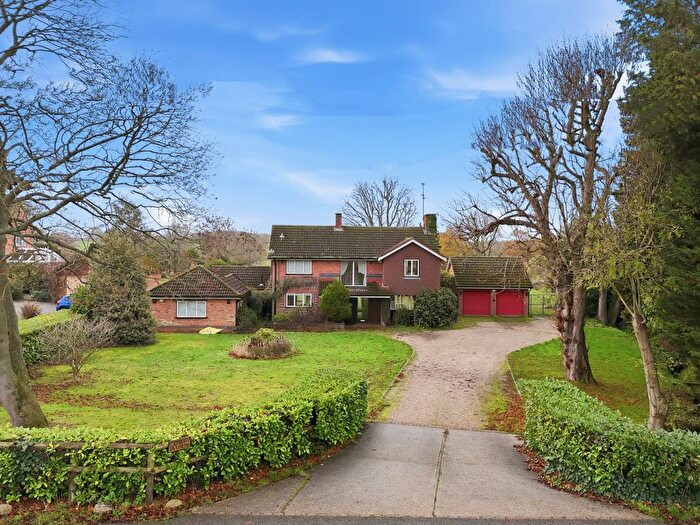 4 Bedroom Detached House For Sale In Hall Lane, Ingatestone, CM4