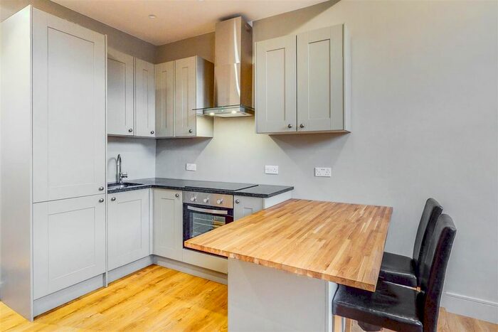 1 Bedroom Flat To Rent In Rosslyn Mews, London, NW3