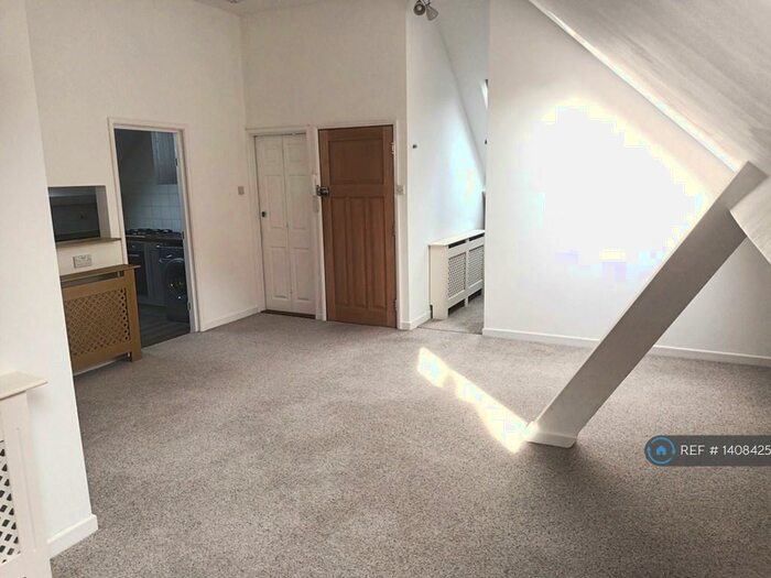 1 Bedroom Flat To Rent In Iddesleigh Road, Bournemouth, BH3