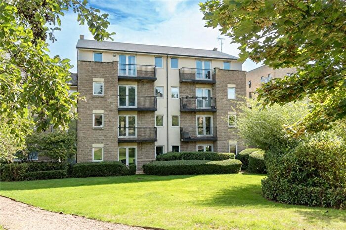 2 Bedroom Apartment For Sale In Flat, Smeaton Court, Cornmill View, Horsforth, Leeds, West Yorkshire, LS18