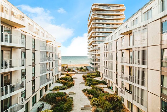 2 Bedroom Maisonette For Sale In Brighton Road, Worthing, BN11
