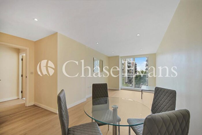 2 Bedroom Flat To Rent In Seven Sea Gardens, Bow, London, E3