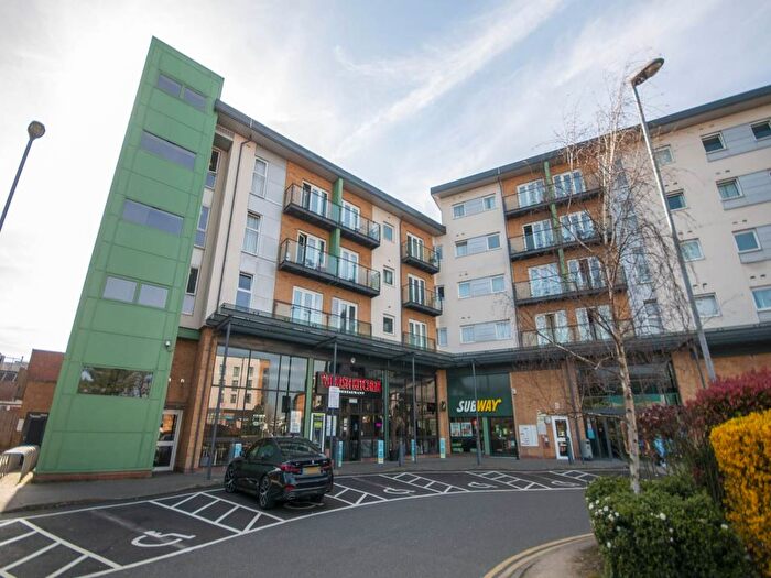 1 Bedroom Flat To Rent In Parkhouse Court, Hatfield, AL10