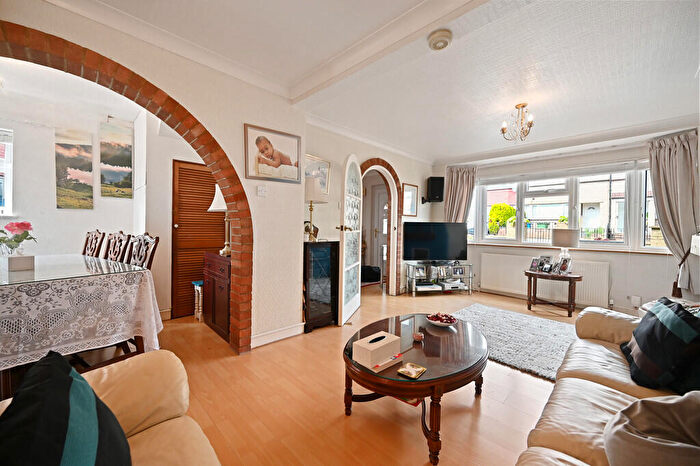 3 Bedroom Semi Detached House For Sale In Stox Mead, Harrow Weald, HA3