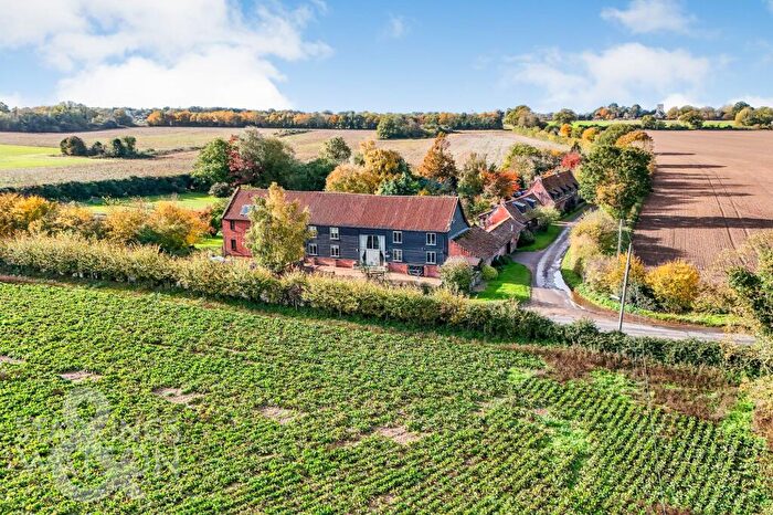 4 Bedroom Barn Conversion For Sale In Beetley, Dereham, NR20