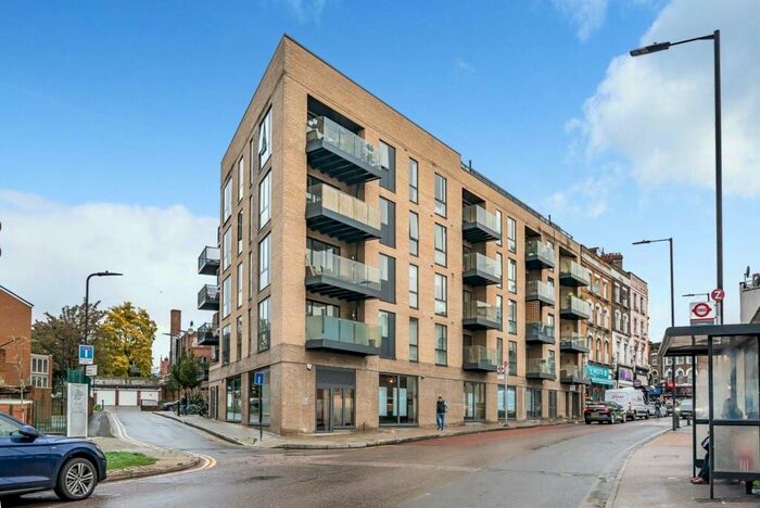 3 Bedroom Flat To Rent In Selsea Place, Dalston, London, N16