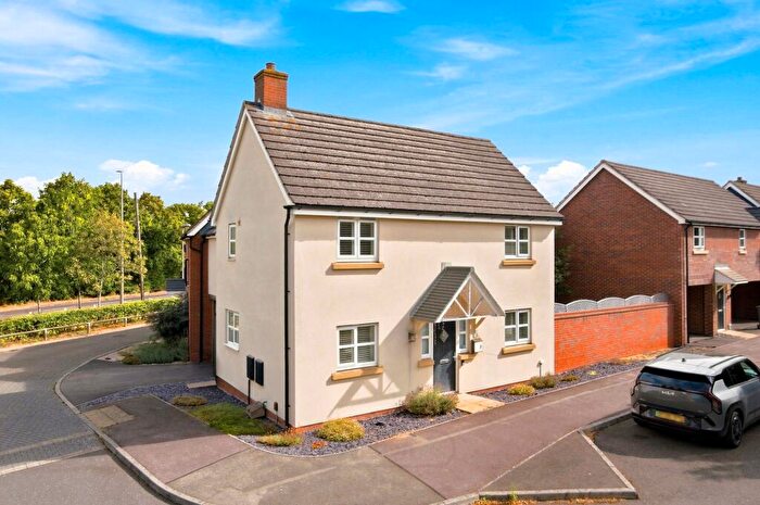 4 Bedroom Link Detached House For Sale In Empress Matilda Gardens, Old Wolverton, MK12
