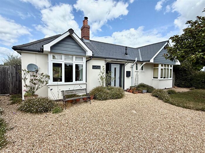 3 Bedroom Detached Bungalow For Sale In West View Road, Off Rew Street, Gurnard, PO31