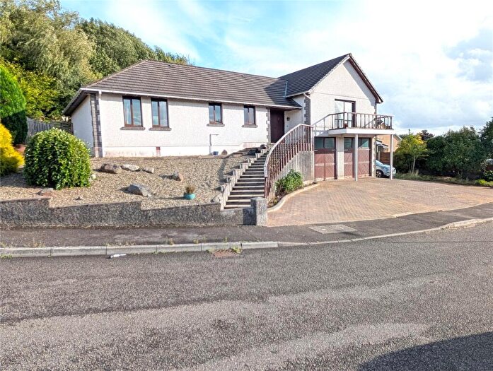 4 Bedroom Bungalow For Sale In Brynmawr Avenue, Ammanford, Carmarthenshire, SA18