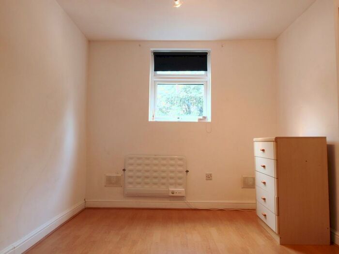 1 Bedroom Flat To Rent In Newington Green, Newington Green, N16