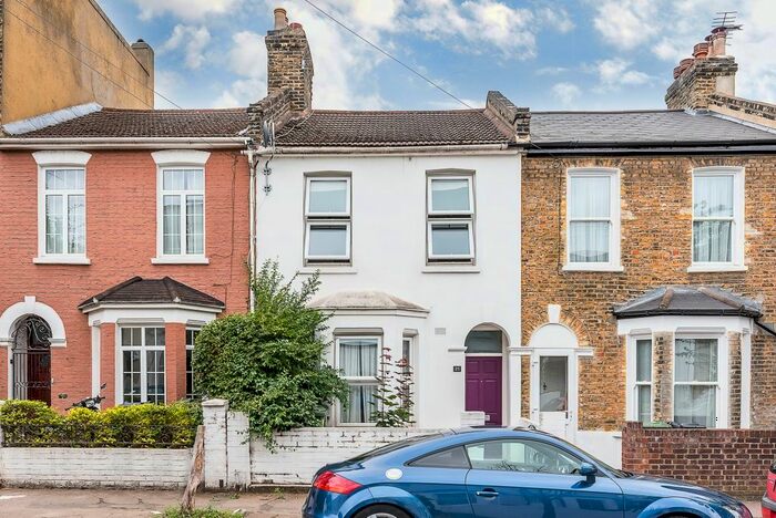 1 Bedroom Flat To Rent In Hargwyne Street, London, SW9