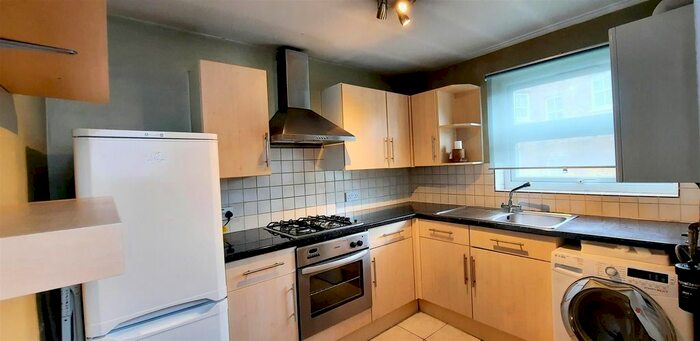2 Bedroom Property To Rent In Netherwood Road, London, W14
