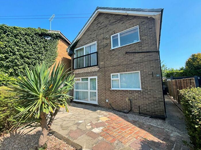 2 Bedroom Flat To Rent In Stoke Lane, NG4