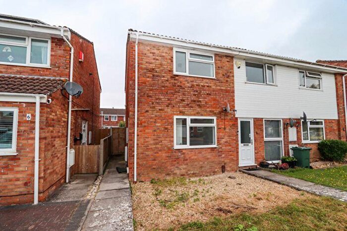 2 Bedroom End Of Terrace House To Rent In Cherryhay, Clevedon, BS21