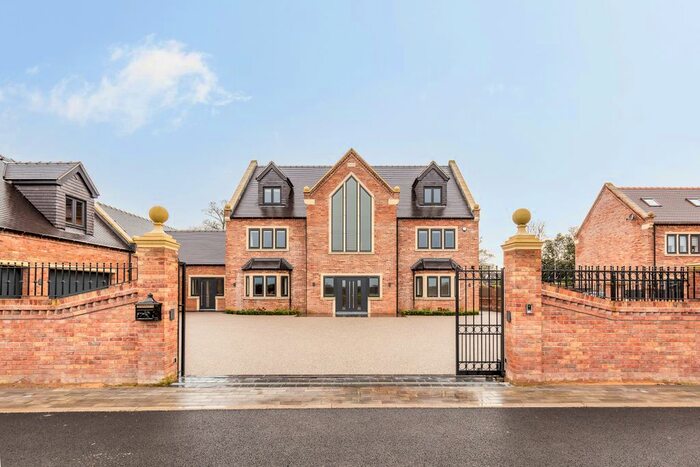 6 Bedroom Detached House For Sale In Barnby House, Rose Meadows, Barnby Moor, Retford, Nottinghamshire, DN22
