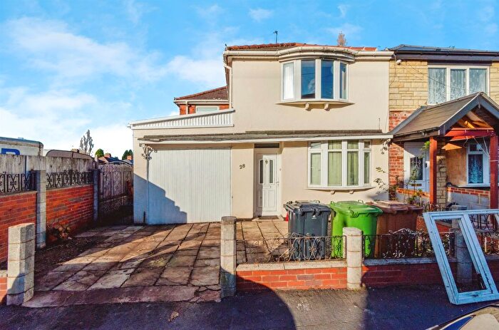 3 Bedroom Detached House For Sale In Park Street, Darlaston, Wednesbury, WS10