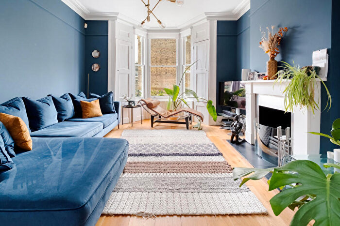 5 Bedroom House For Sale In Balfour Road, London, N5