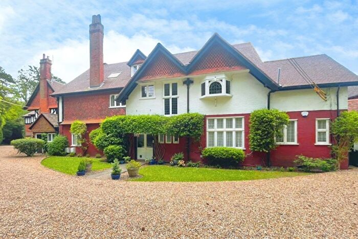 2 Bedroom Flat For Sale In Hogs Back, Seale, Farnham, GU10