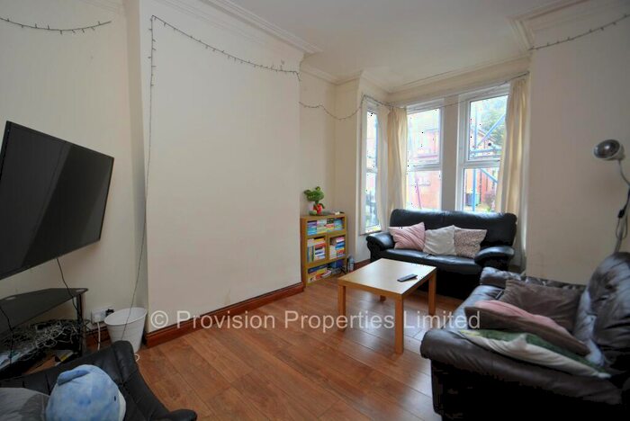 4 Bedroom Terraced House To Rent In Headingley Mount, Leeds, LS6