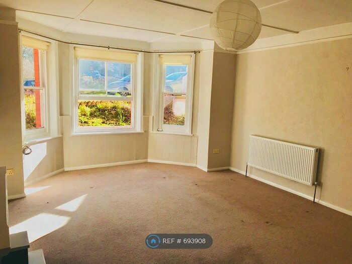 2 Bedroom Flat To Rent In Gipsy Hill, London, SE19