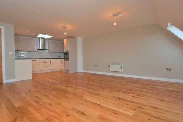 2 Bedroom Apartment To Rent In The Grosvenor House, Moortown, Leeds, LS17