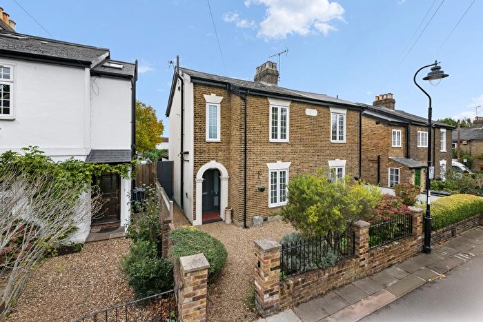 3 Bedroom Semi Detached House For Sale In Green Lane, Hanwell, W7