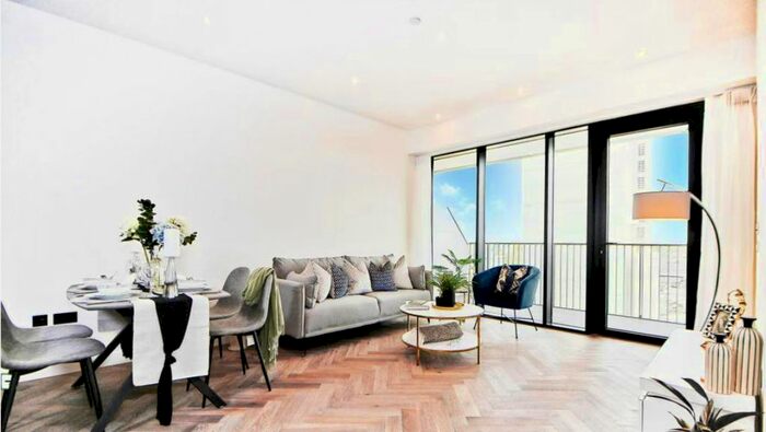 2 Bedroom Flat To Rent In Merino Gardens, London, E1W