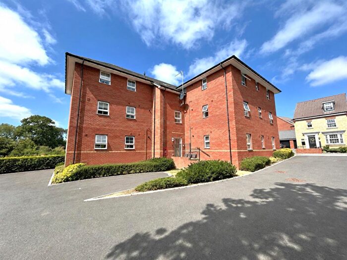 1 Bedroom Flat For Sale In Elms Road, Chippenham, SN15