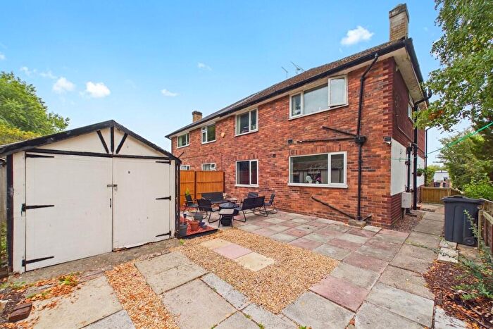 2 Bedroom Maisonette For Sale In Lache Park Avenue, Chester, CH4
