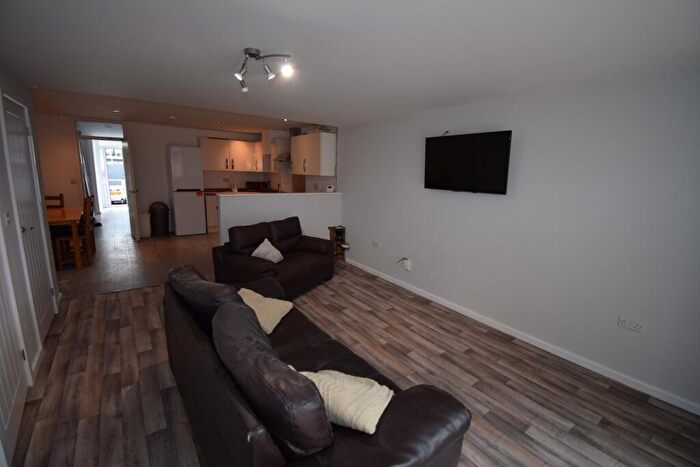 5 Bedroom Town House To Rent In Mundy Close, Derby, DE1